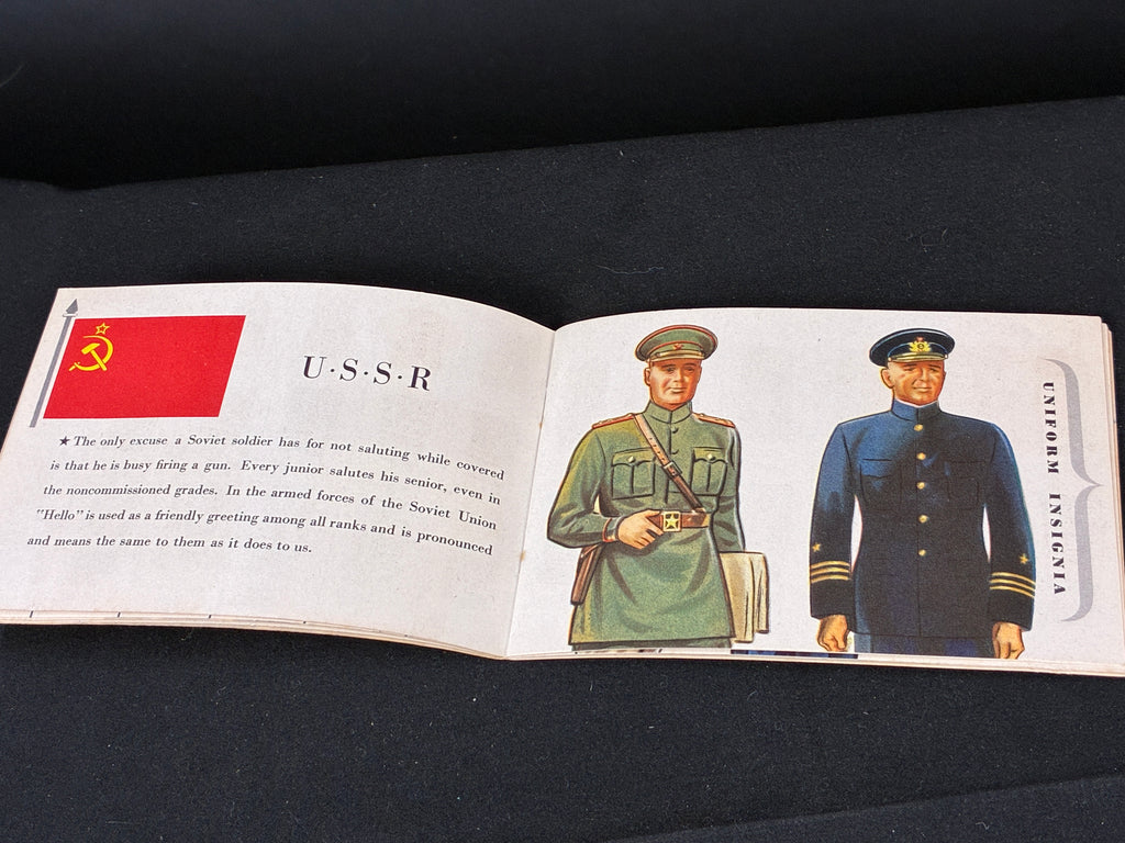 WW2 US Uniform Insignia Pocket Guide Booklet - 1943