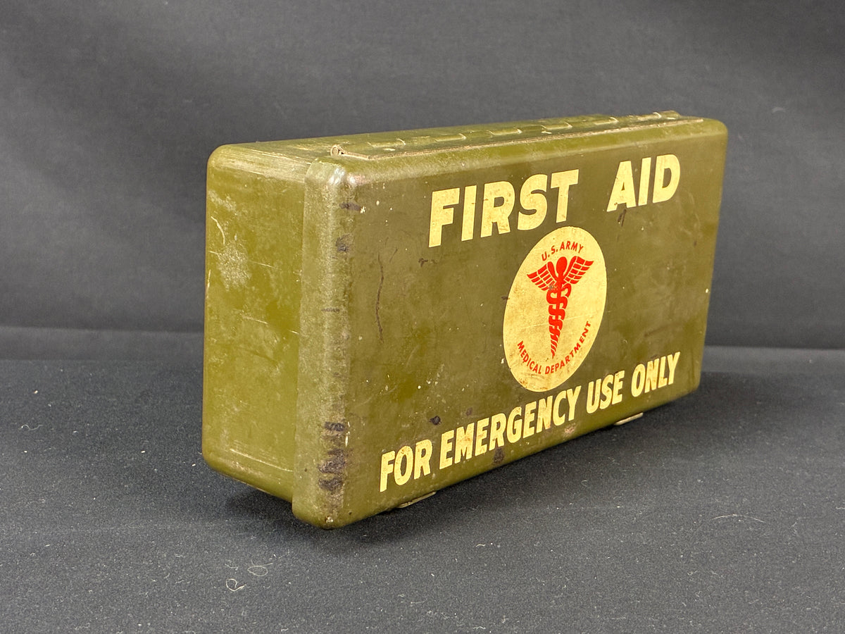 WWW2 US Vehicle First Aid Kit Tin