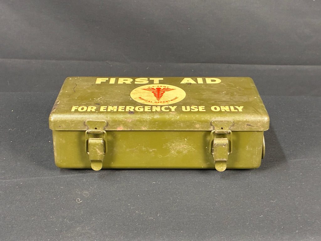 WWW2 US Vehicle First Aid Kit Tin