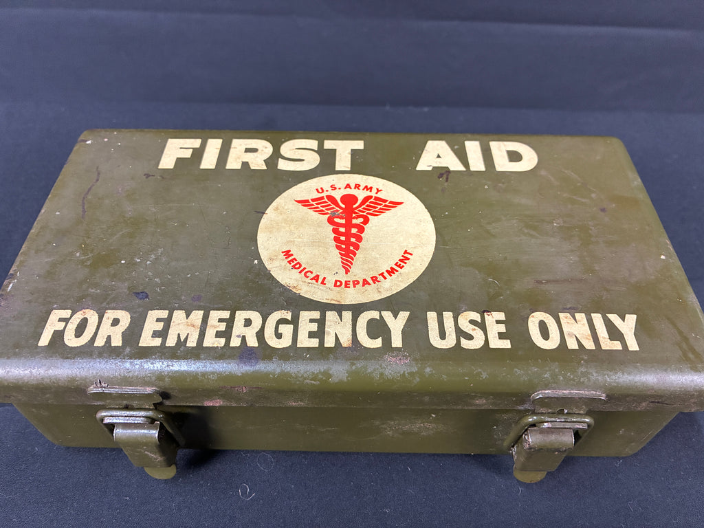 WWW2 US Vehicle First Aid Kit Tin