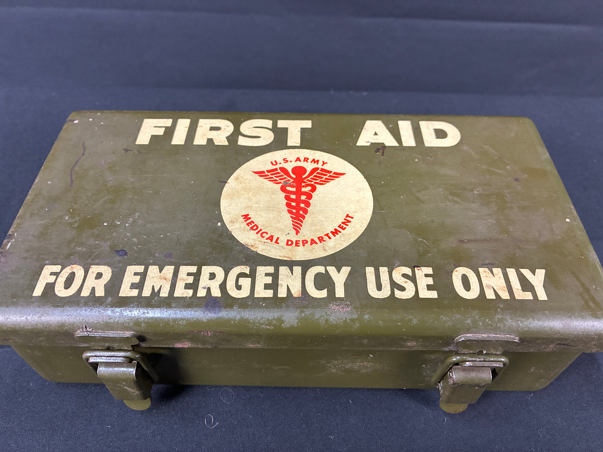 WWW2 US Vehicle First Aid Kit Tin