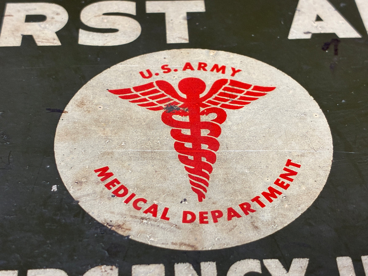 WWW2 US Vehicle First Aid Kit Tin